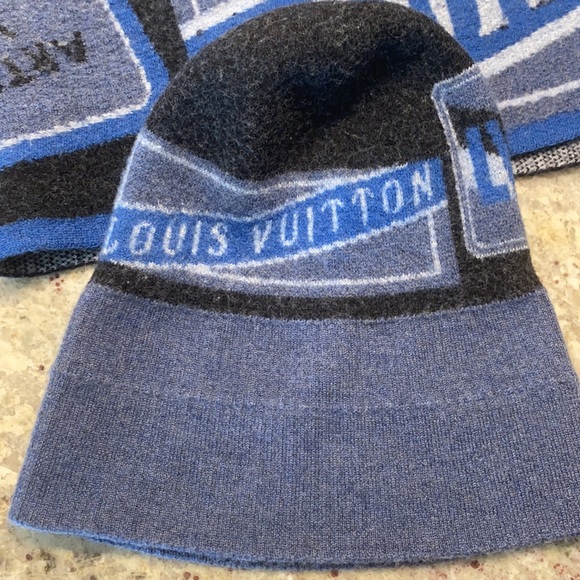 Authentic Louis Vuitton scarf & beanie. - Picture 2 of 4